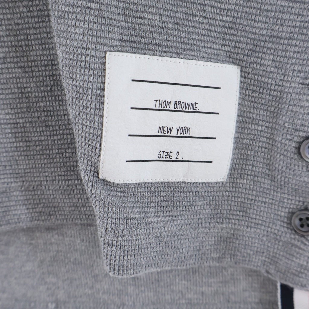 THOM BROWNE(トムブラウン) コットンワッフル リブ カフ クルーネック 半袖Tシャツ グレー MJS287A-J0216-055