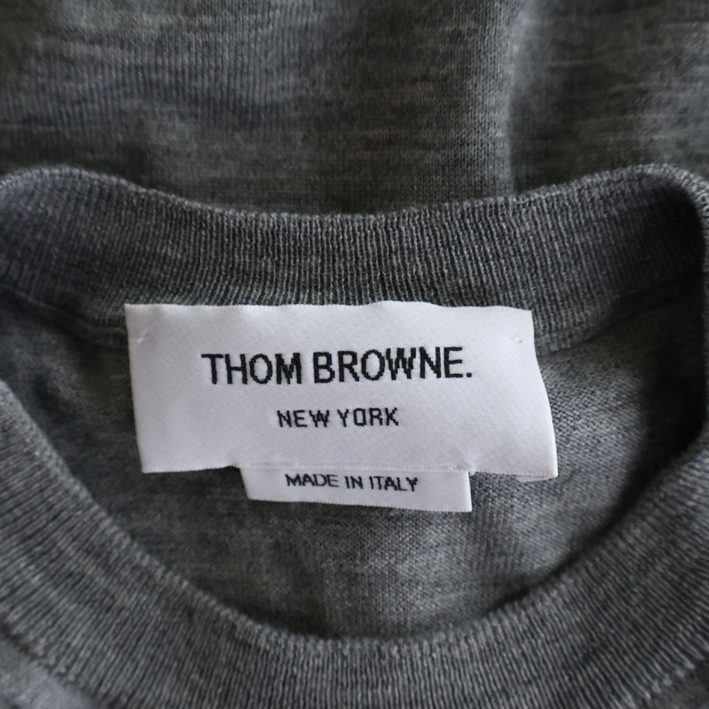 THOM BROWNE(トムブラウン) 4BAR クラシック メリノウール ラウンドネック プルオーバー ニット セーター グレー レディース FKA280A-Y1014-055