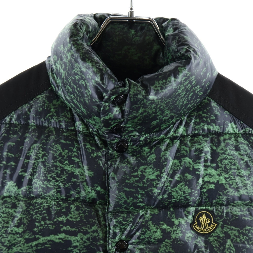 MONCLER(モンクレール) ×Pharrell Williams ファレルウィリアムス フォレストプリント 総柄 ナイロン ダウンベスト グリーン/ブラック 020964332950