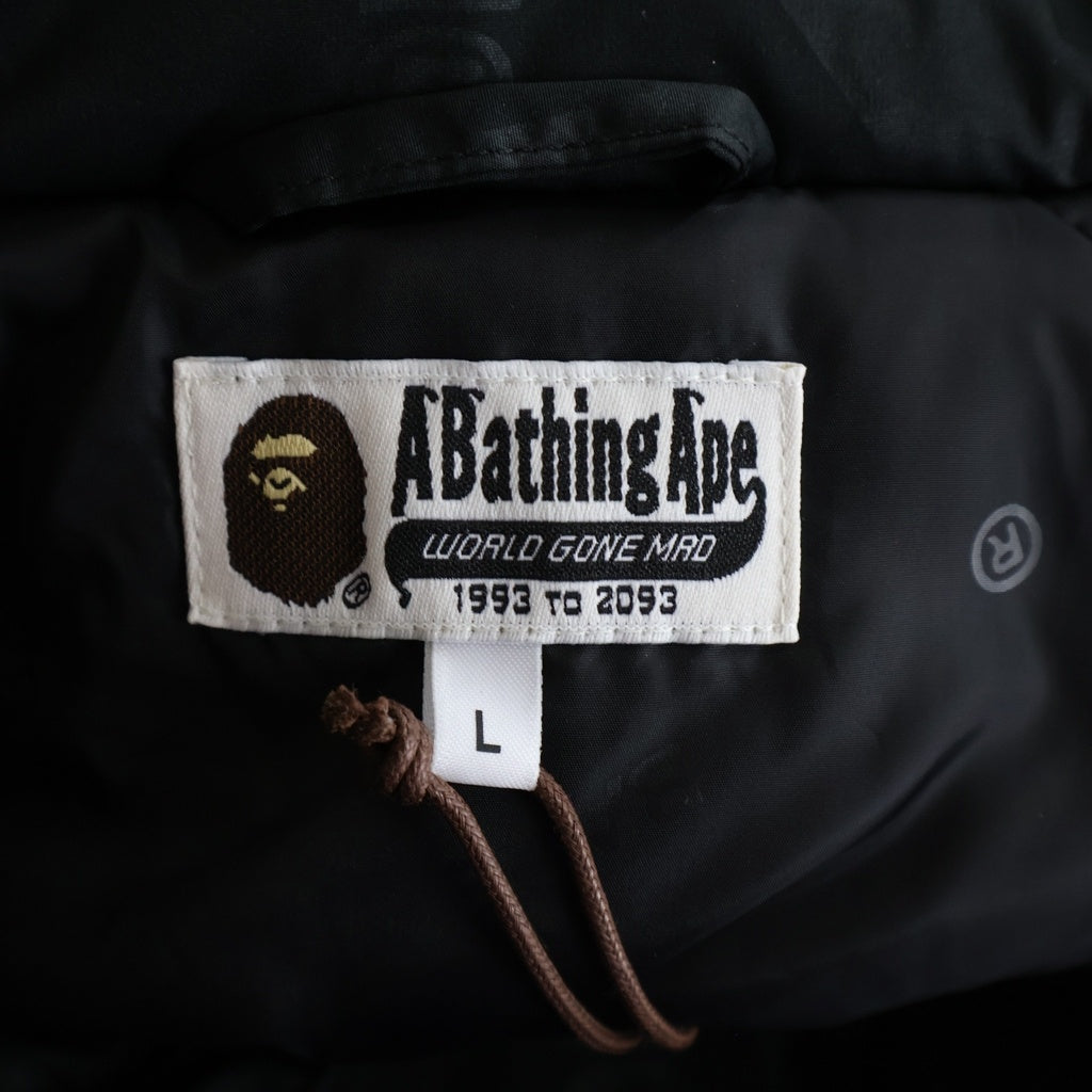 A BATHING APE(アベイシングエイプ) ABA FRAME MONOGRAM JACQUARD MULTI LOGO PADDED JACKET モノグラムジャガード マルチロゴ パデッド 中綿 ジャケット ブラック/レッド 001HJM301303M