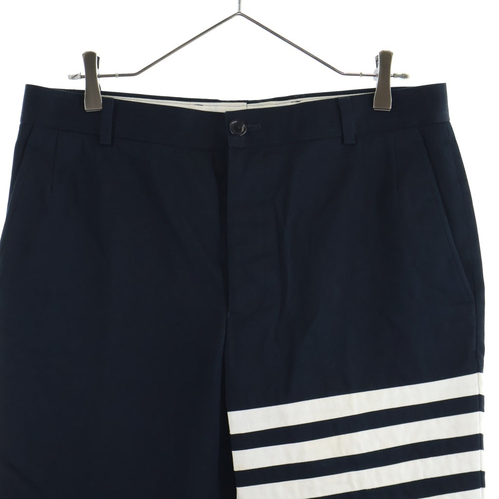 THOM BROWNE(トムブラウン) コットン ツイン 4BAR チノ トラウザー ネームタグ アップリケ MTU245A-03788415