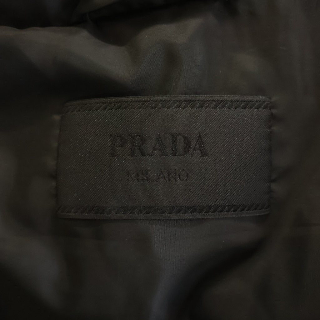 PRADA(プラダ) 24AW トライアングル ロゴプレート ジップアップ ナイロン ダウンジャケット ブラック SGY091