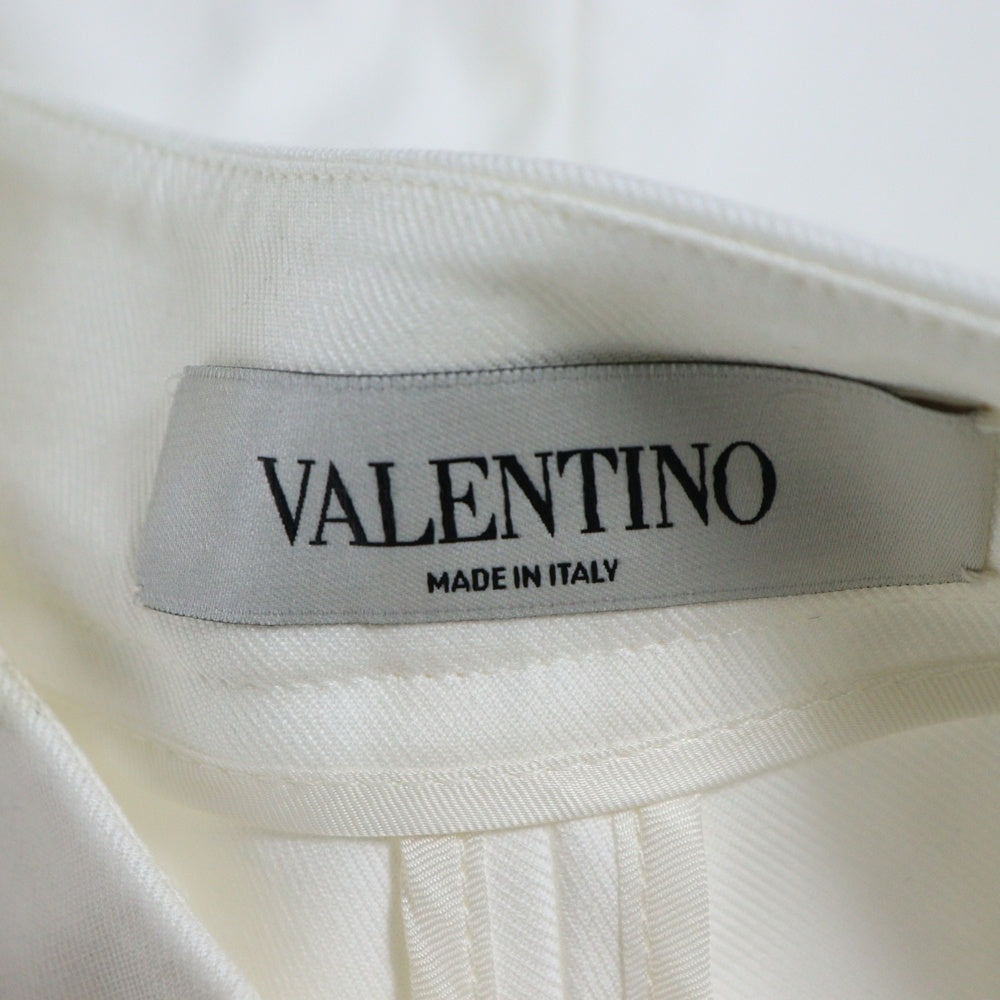VALENTINO(ヴァレンティノ) Vメタル装飾ショートパンツ ホワイト レディース VB3RF1M075Y