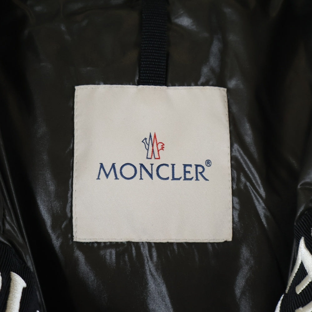 MONCLER(モンクレール) 20AW MONTCLA モンクラー ラバーワッペン ロゴ刺繍 フーデッド ジップアップ ダウンジャケット ブラウン F20911B56900 C0300