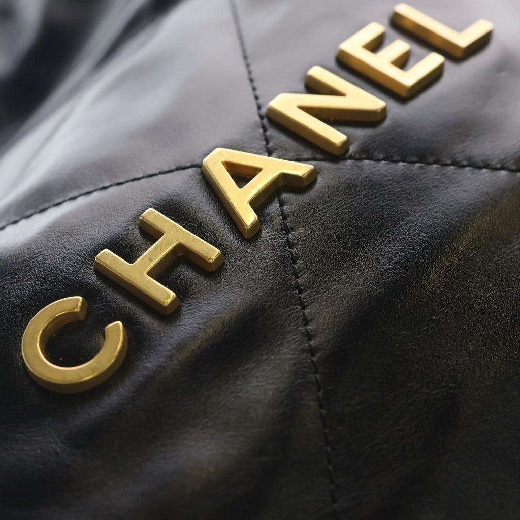 CHANEL(シャネル) シャネル22 スモール チェーンショルダーバッグ ブラック シャイニーカーフ ゴールド金具 レディース