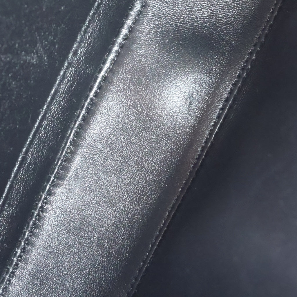 CELINE(セリーヌ) ティーントリオンフ ショルダーバッグ ゴールド金具 レザー ブラック レディース