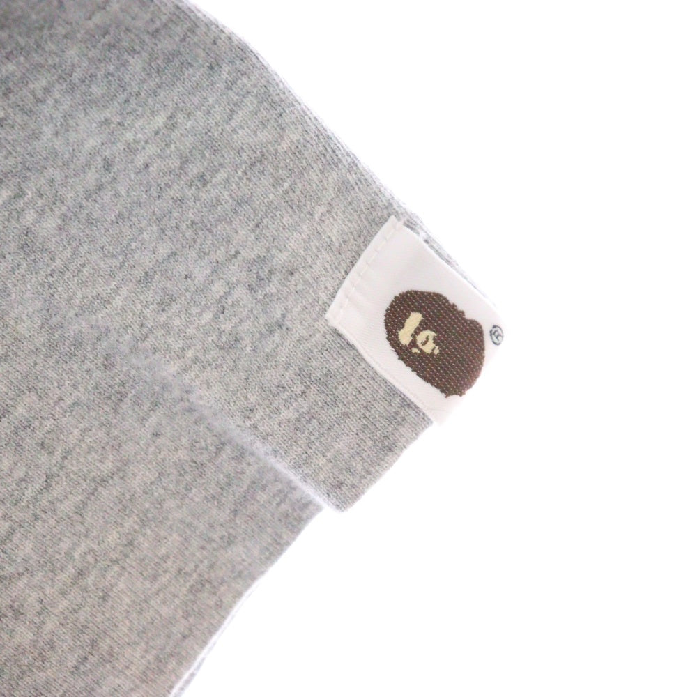 BAPE BY A BATHING APE(ベイプ ア ベイシング エイプ) ロゴプリント Tシャツ グレー コットン 半袖 メンズ