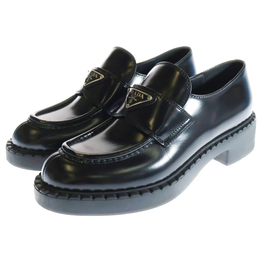 PRADA(プラダ) チョコレート ローファー ブラッシュドレザー トライアングルロゴプレート ローカットシューズ ブラック レディース 1D264M F0002