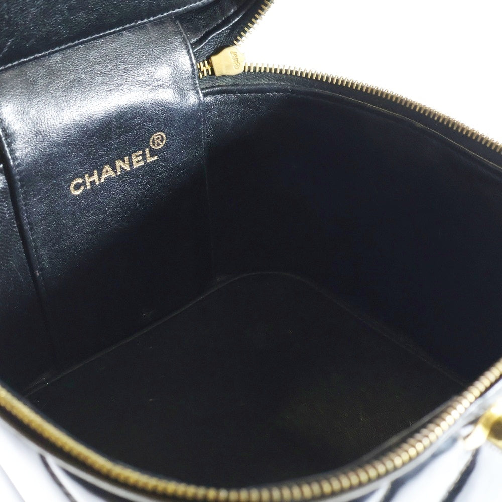 CHANEL(シャネル) マトラッセ バニティバッグ メイクバッグ ハンドバッグ ブラック ゴールド金具 パテント 4871773