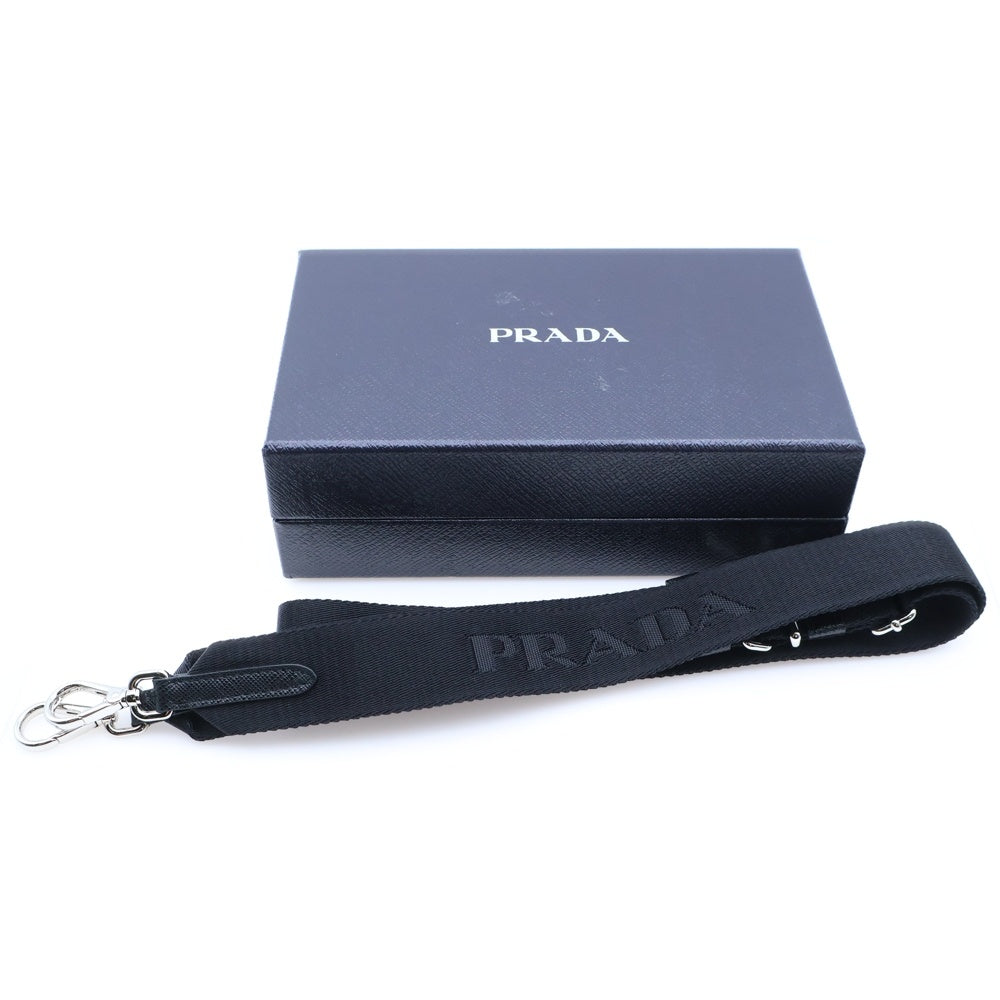 PRADA(プラダ) iPhoneケース ショルダー ブラック サフィアーノレザー 1ZH197 iPhone16 トライアングルロゴ