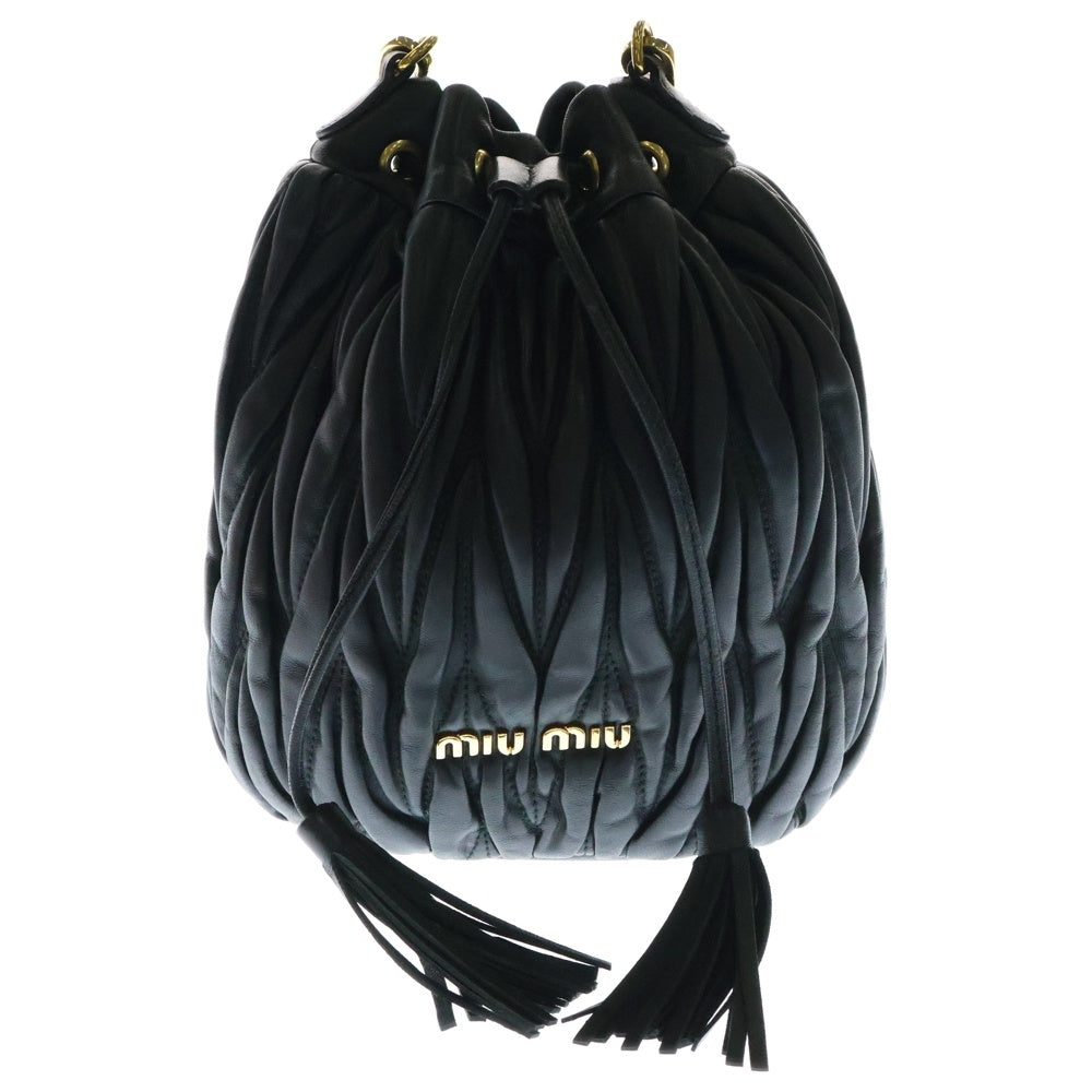 miumiu(ミュウミュウ) マテラッセ ロゴプレート レザー フリンジ 巾着 ショルダーバッグ ゴールド金具 ブラック