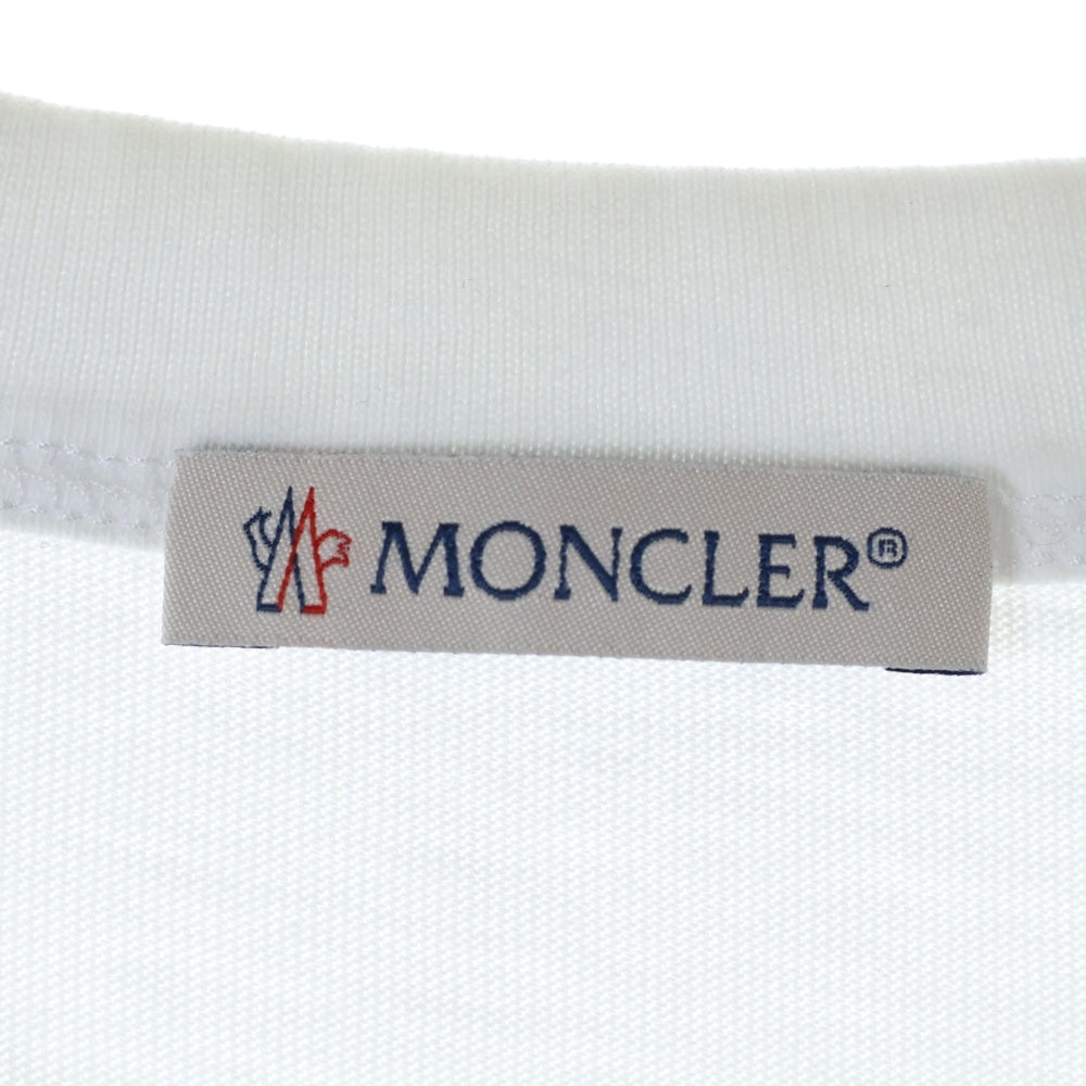 MONCLER(モンクレール) ワンポイント ワッペンロゴ 袖ラバーロゴテープ クルーネック 半袖Tシャツ カットソー ホワイト G20918C00026 8390T