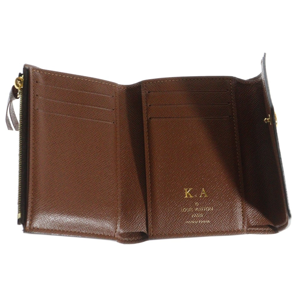 LOUIS VUITTON(ルイヴィトン) ポルトフォイユ ヴィクトリーヌ モノグラム PVC レザー コンパクトウォレット 三つ折り財布 ブラウン M62472