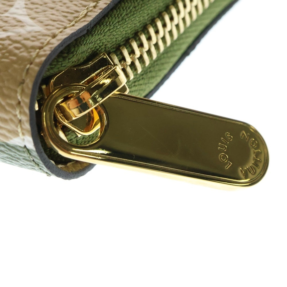 LOUIS VUITTON(ルイヴィトン) モノグラムジャイアント ジッピーウォレット バイカラー グリーン×ベージュ レザー 長財布 M67549