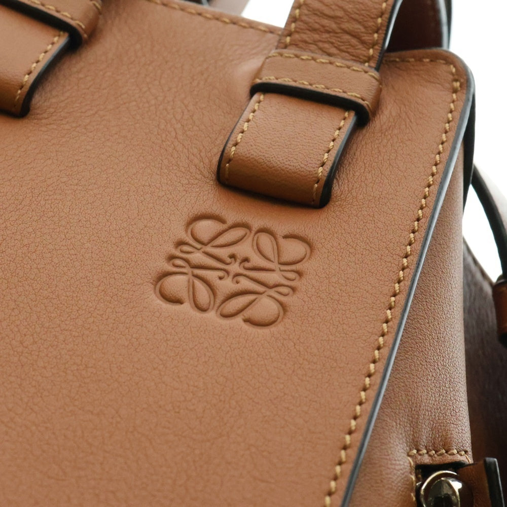 LOEWE(ロエベ) ハンモック スモール アナグラムロゴ タン レザー 2WAY ハンド ショルダーバッグ シルバー金具 ブラウン 387.30.S35