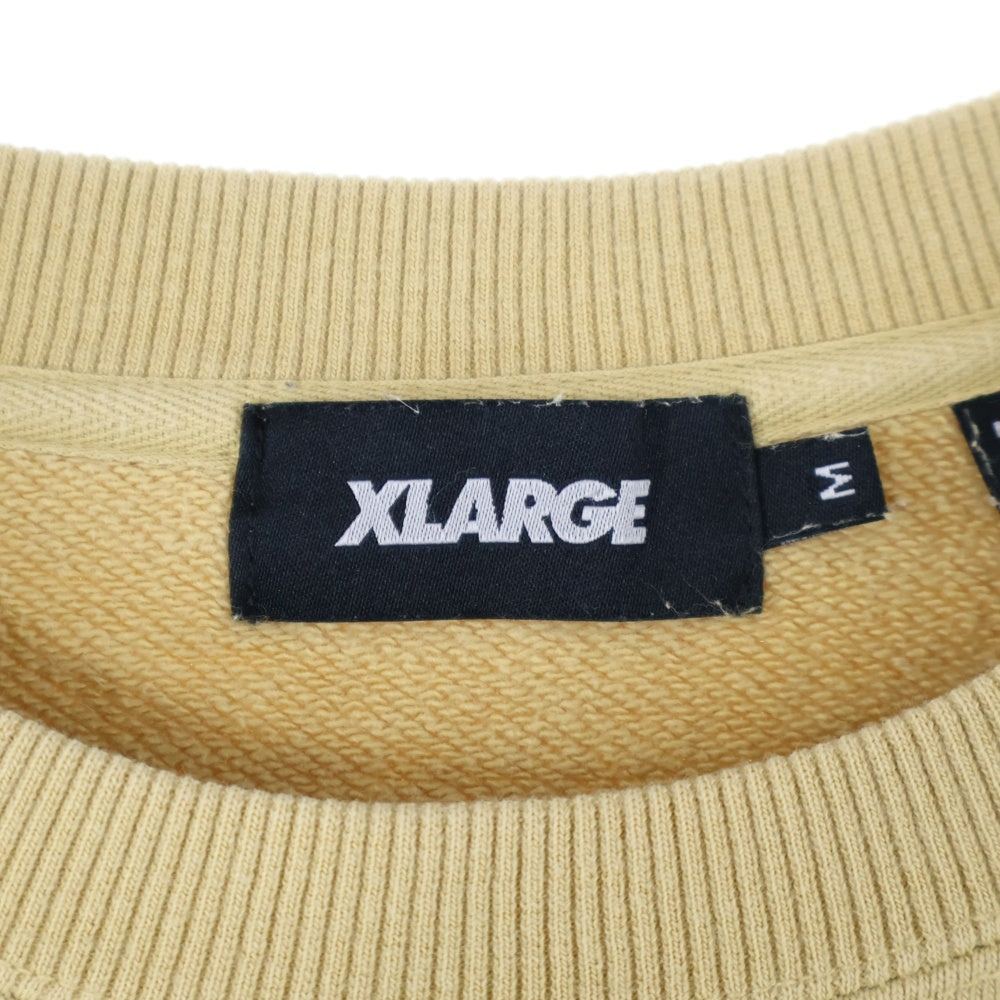 X-LARGE(エクストララージ) エンボス加工 フロントロゴスウェット 長袖トレーナー ベージュ