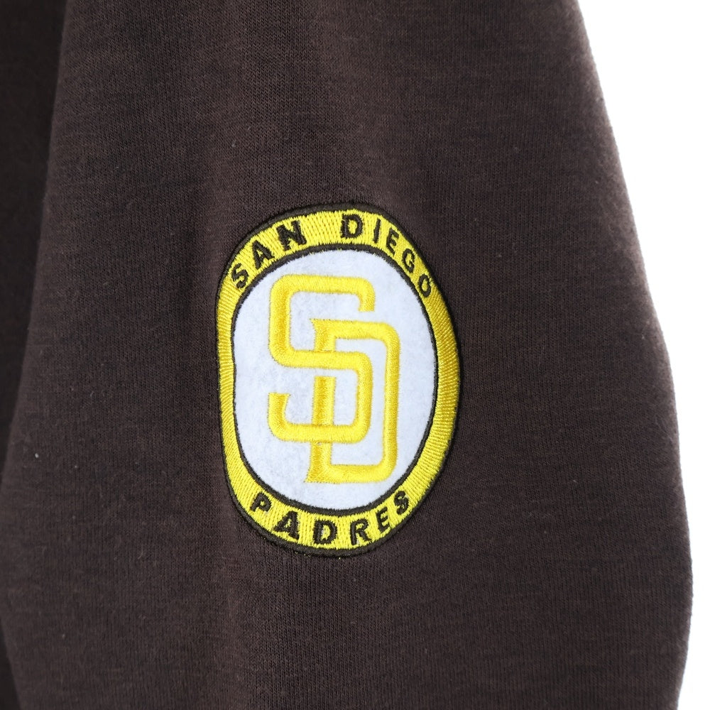 GENUINE MERCHANDISE(ジェニュインマーチャンダイズ) フロント刺繍 クルーネックスウェット トレーナー ブラウン