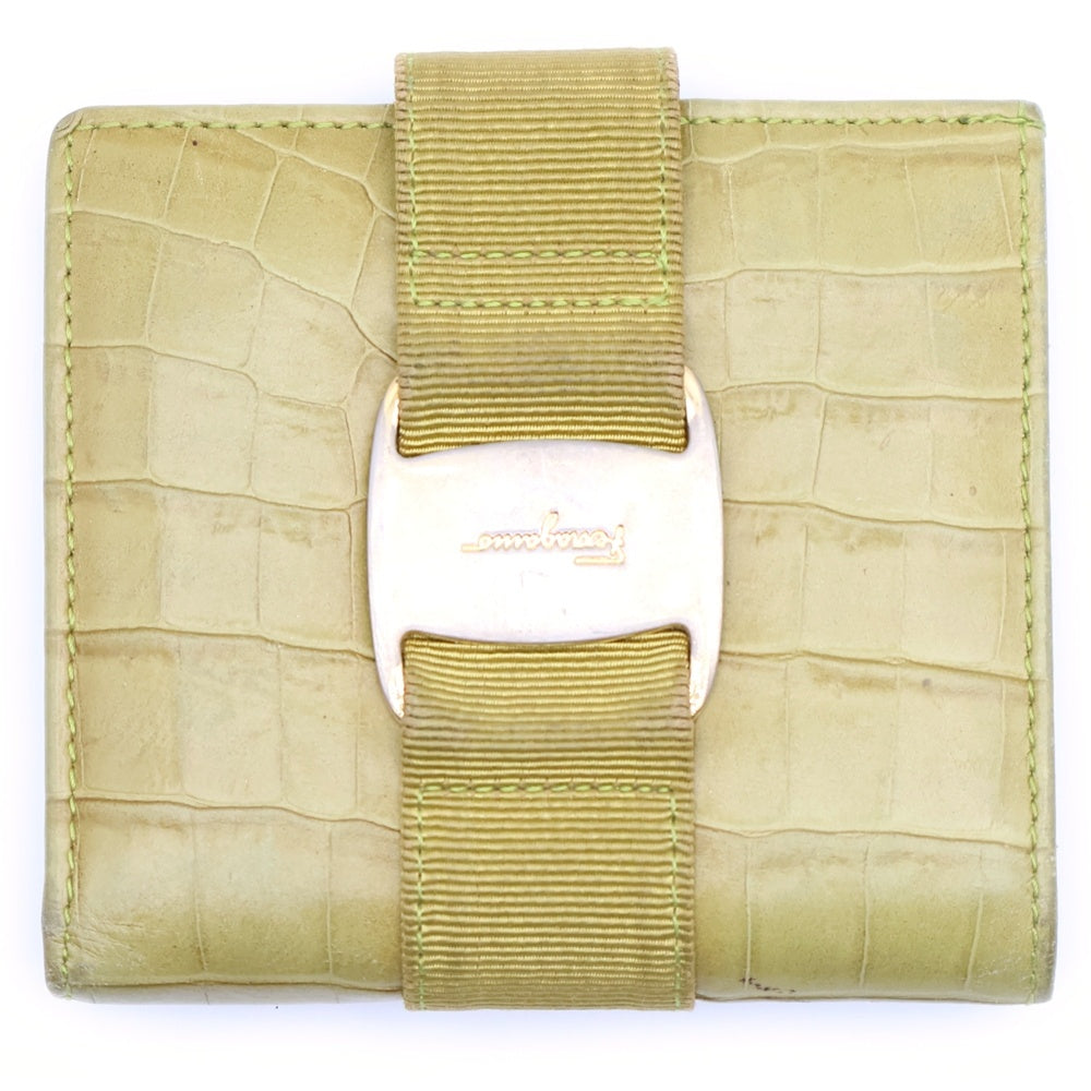Salvatore Ferragamo(サルヴァトーレ フェラガモ) 型押しクロコ 二つ折り財布 コンパクトウォレット コインケース イエローグリーン レザー