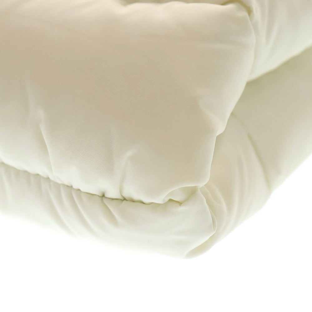 MONCLER(モンクレール) 21AW LEGERE レジェール ワッペンロゴ ダウン ショルダーバッグ ポーチ ホワイト G209B6B50000 68950