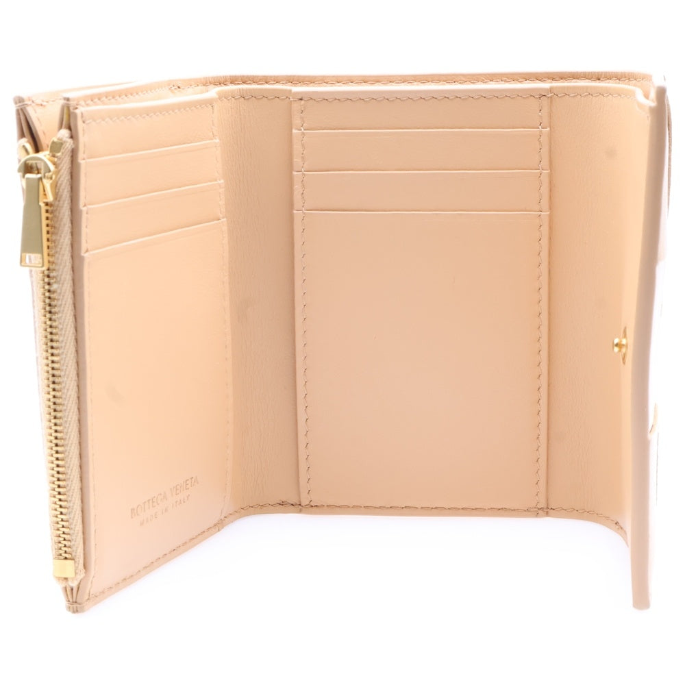 BOTTEGA VENETA(ボッテガヴェネタ) マキシイントレチャート カセット レザー コンパクトウォレット 三つ折り財布 ゴールド金具 ベージュ