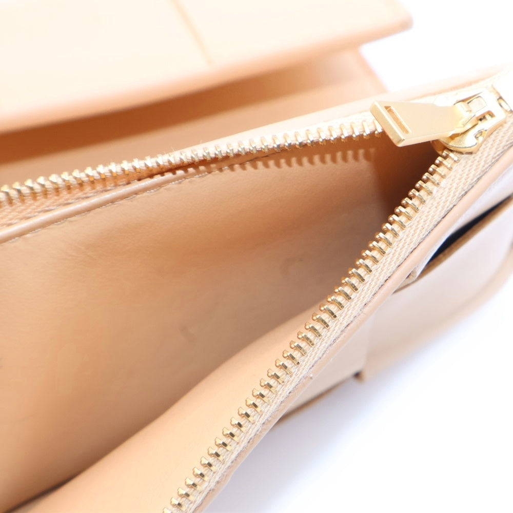 BOTTEGA VENETA(ボッテガヴェネタ) マキシイントレチャート カセット レザー コンパクトウォレット 三つ折り財布 ゴールド金具 ベージュ