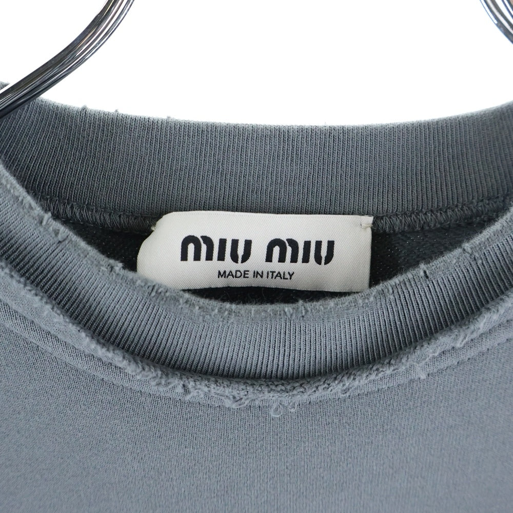 miumiu(ミュウミュウ) ダメージ加工ショート丈ロゴクルーネックスウェットトレーナー グレー MJL911 S231 137J
