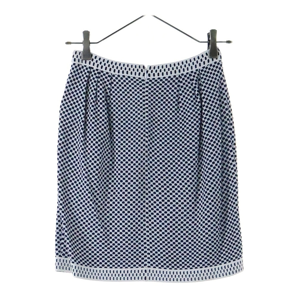 CHANEL(シャネル) ココマークロゴプレート ビスコース レーヨンニット ワッフル生地 ミディアム タイト スカート ホワイト/ネイビー レディース P47956K06124