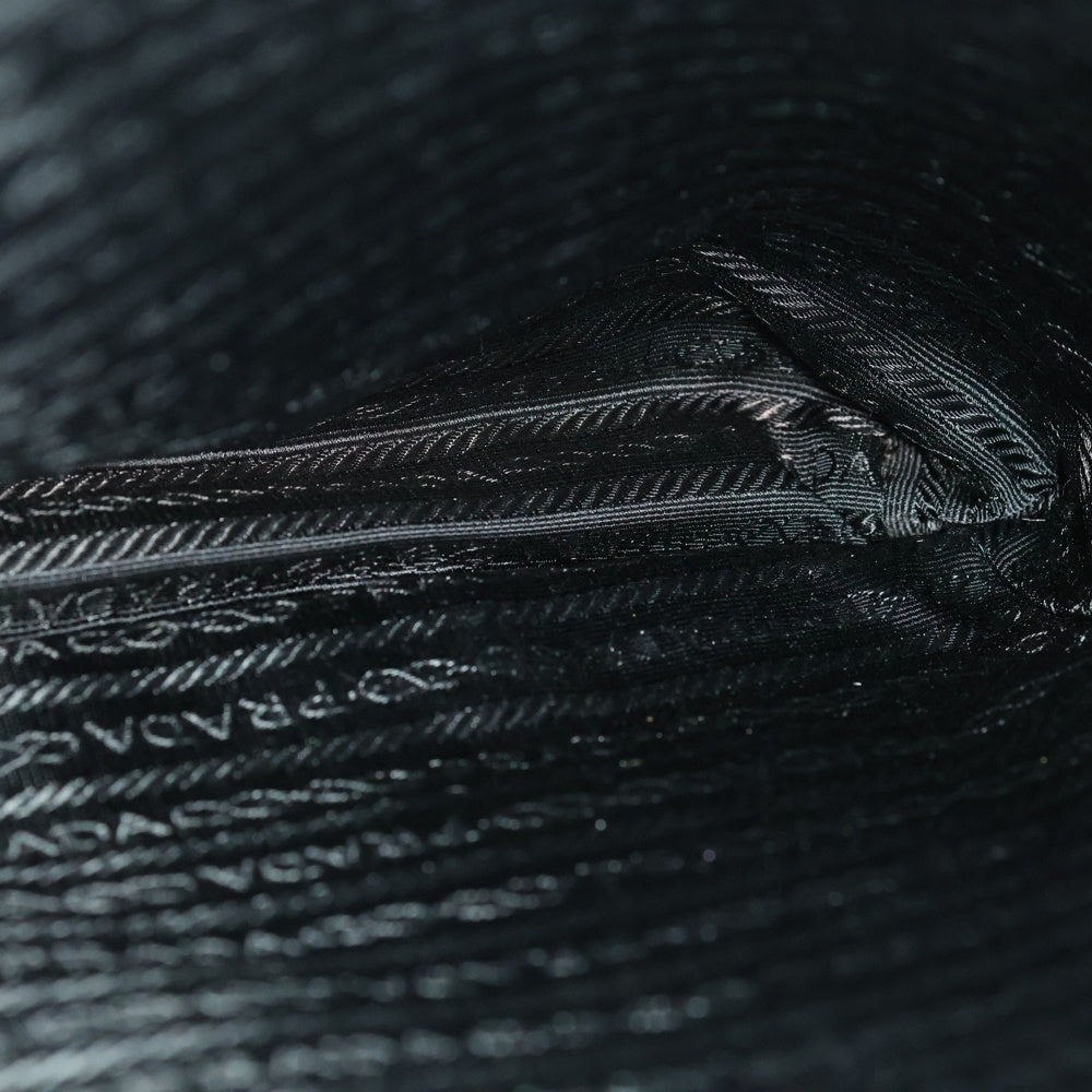 PRADA(プラダ) ロゴ三角プレート ハンドバッグ ミニトートバッグ ブラック テスート B6243 シルバー金具