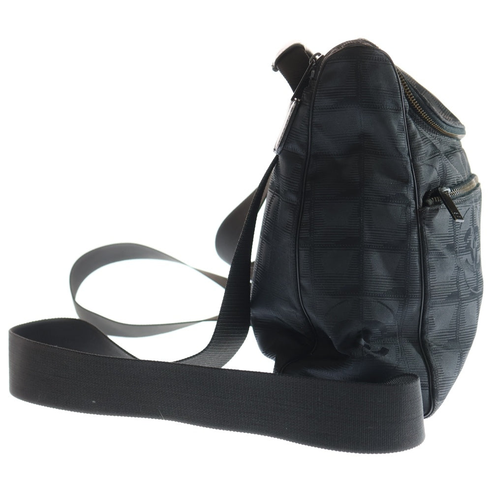 CHANEL(シャネル) ニュートラベルライン リュックサック バッグパック ブラック ナイロン ゴールド金具 レディース