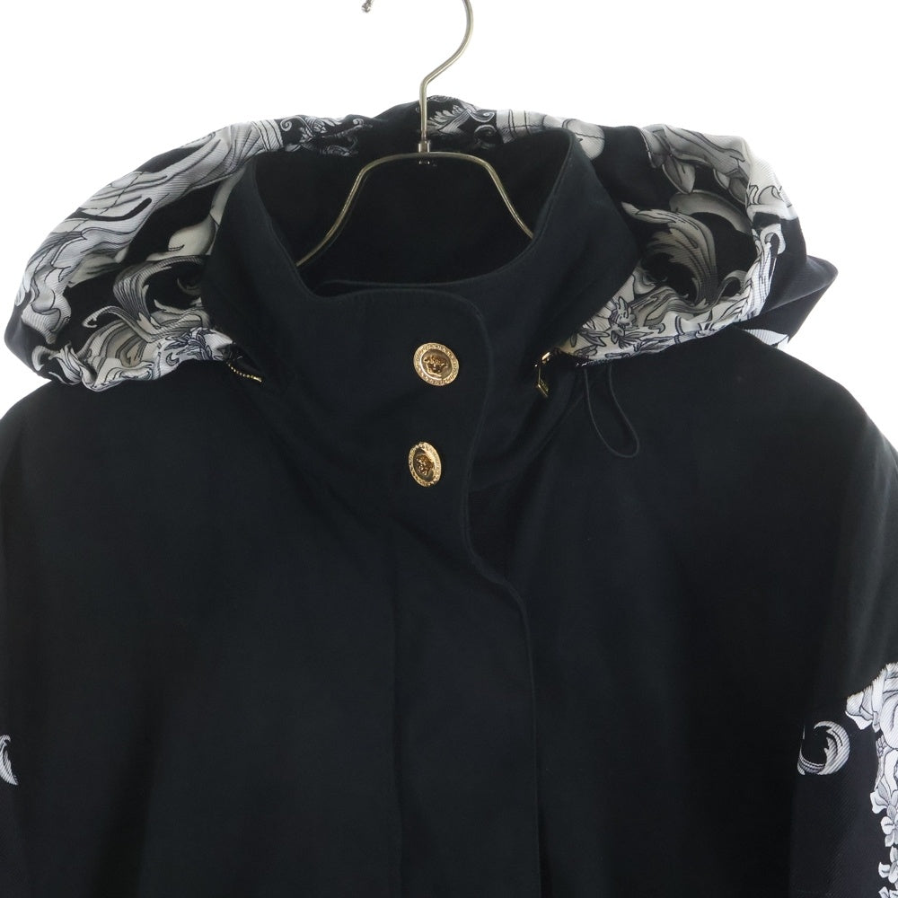 VERSACE(ヴェルサーチ) 22AW Baroque バロック フーデッドジャケット ブラック/ホワイト 1005721-1A04394