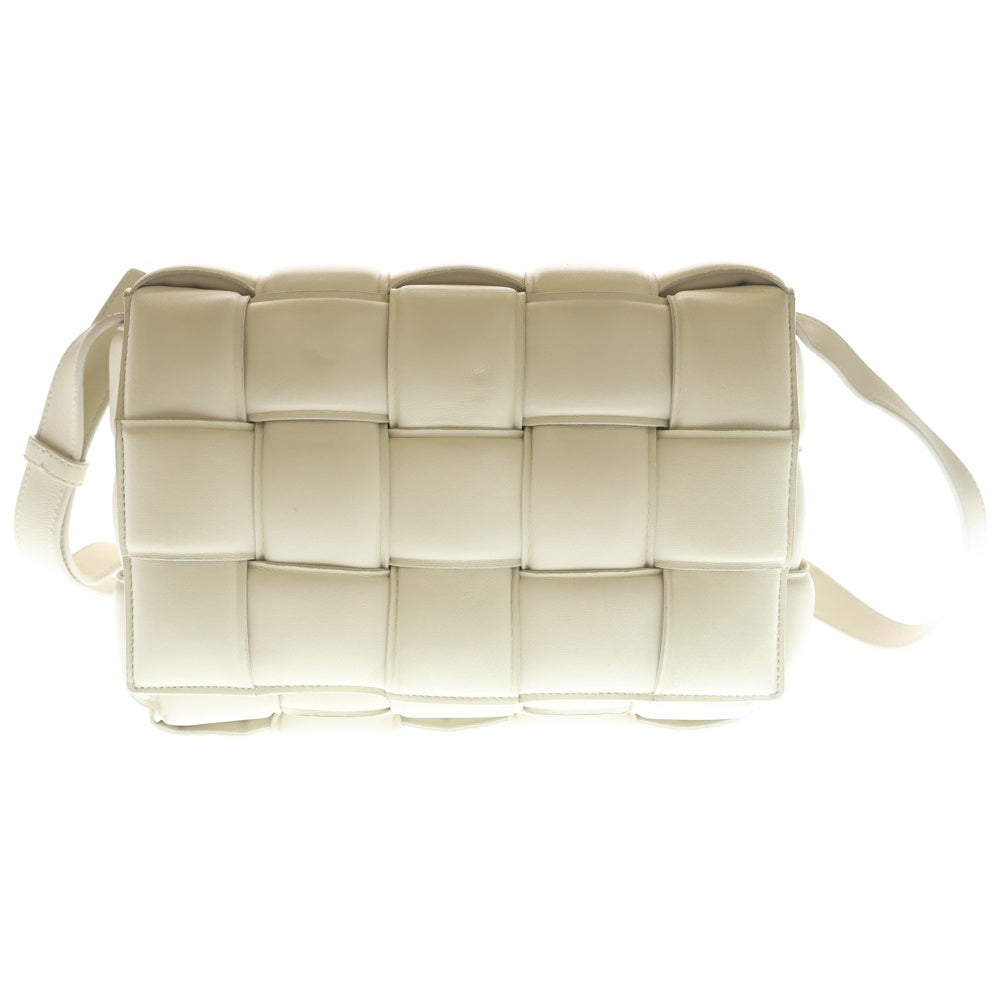 BOTTEGA VENETA(ボッテガヴェネタ) パデットカセット ショルダーバッグ ホワイト レザー ゴールド金具 レディース