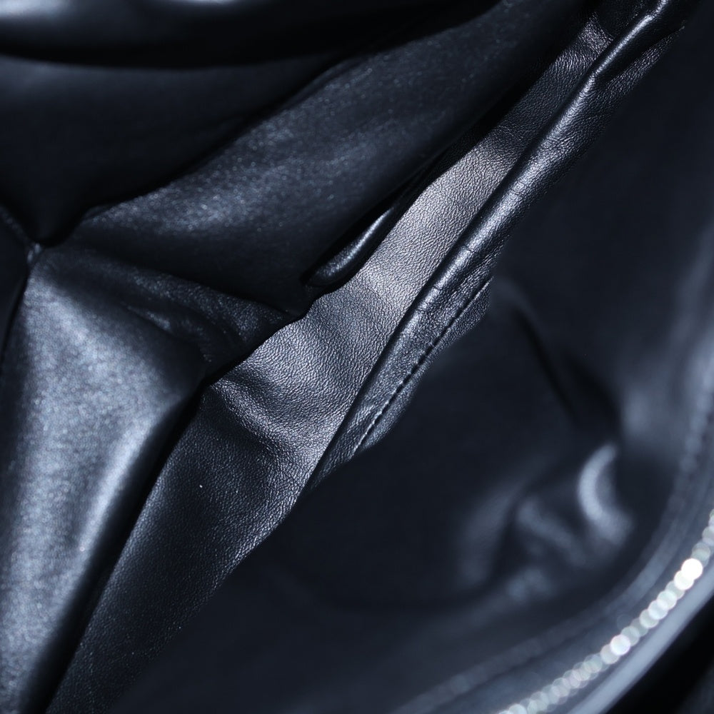 CELINE(セリーヌ) ピローバッグ レザー 中綿 ハンドバッグ ブラック レディース