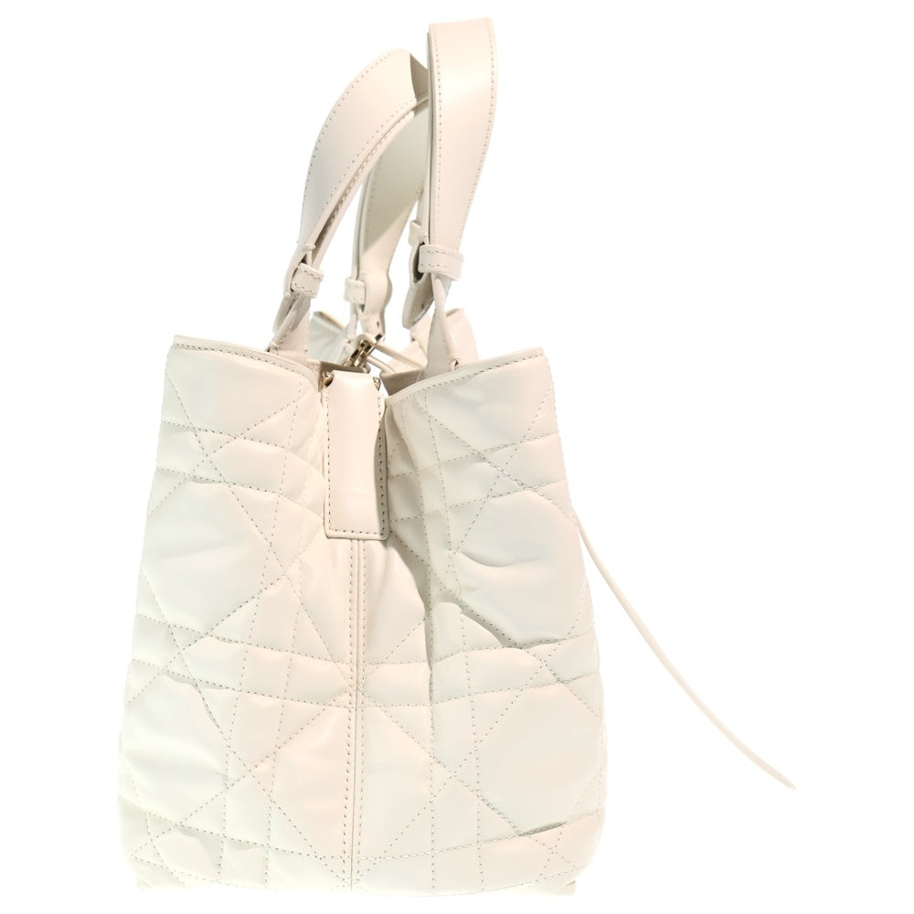 Christian Dior(クリスチャンディオール) カナージュ トゥジュール ハンドバッグ ホワイト レザー ゴールド金具 レディース