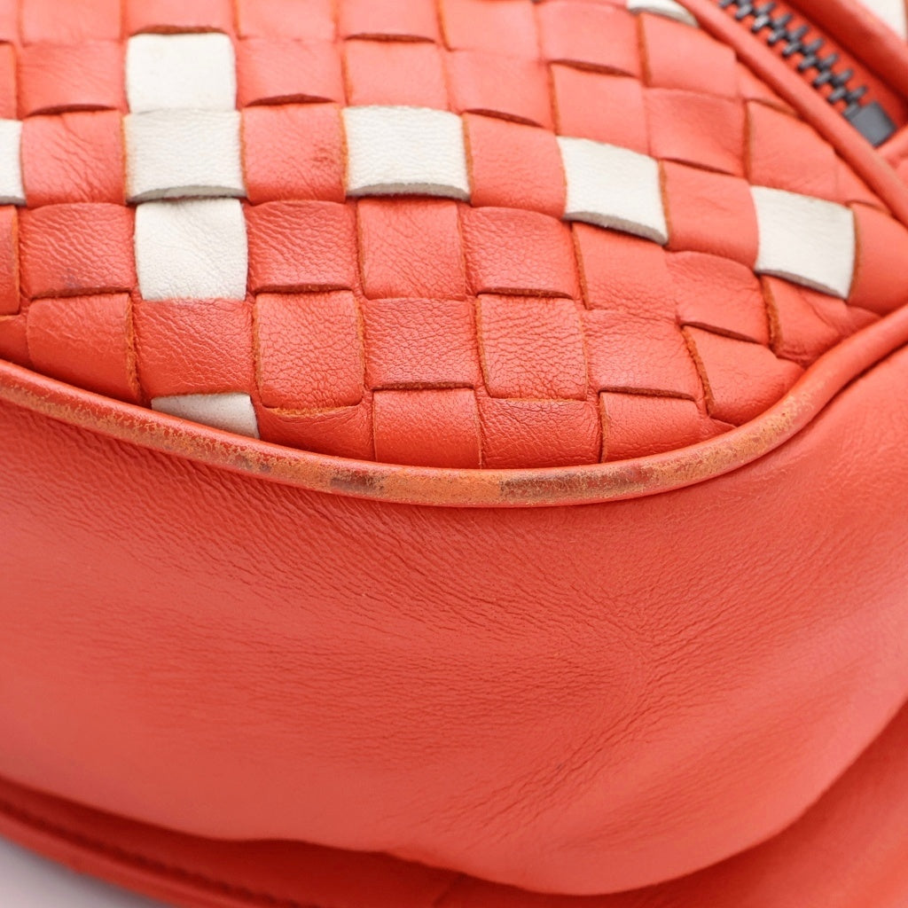 BOTTEGA VENETA(ボッテガヴェネタ) イントレチャート ウエストバッグ ボディバッグ ショルダーバッグ レッド×ホワイト レザー ブラック金具