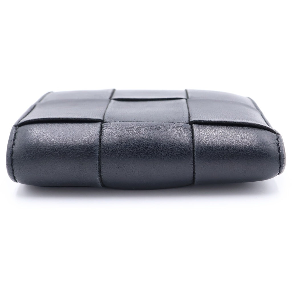 BOTTEGA VENETA(ボッテガヴェネタ) マキシイントレチャート コンパクトウォレット 二つ折り財布 ブラック レザー ゴールド金具