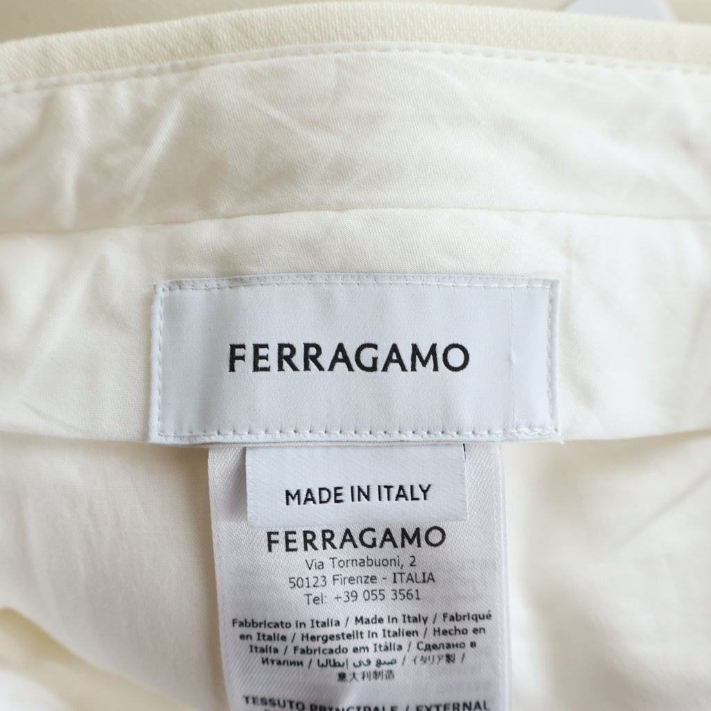 FERRAGAMO(フェラガモ) ハーフパンツ アイボリー ウール 38 レディース