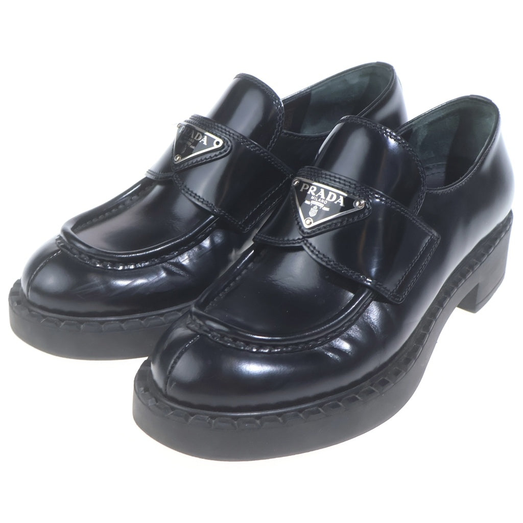 PRADA(プラダ) トライアングルロゴプレート ローファー ドレスシューズ 革靴 レザー ブラック レディース