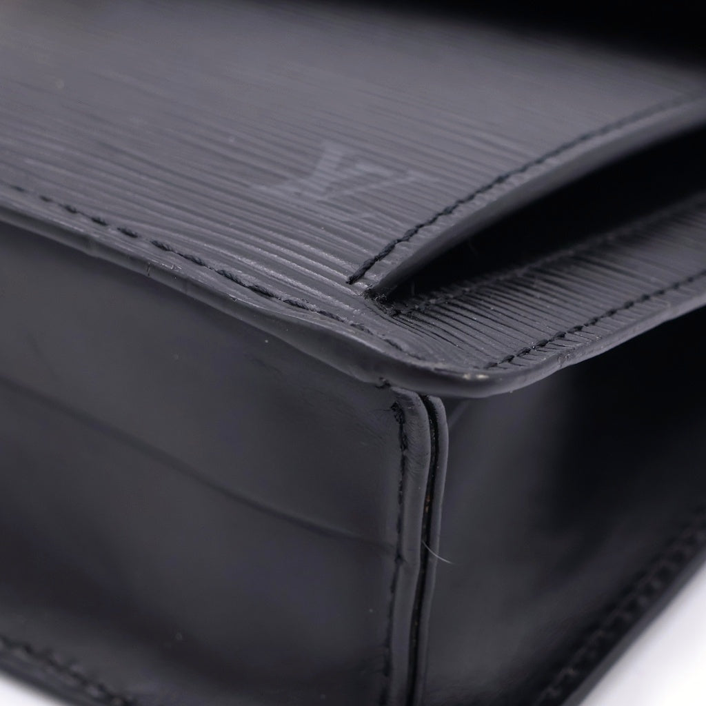 LOUIS VUITTON(ルイヴィトン) エピ ポシェット セリエドラゴンヌ セカンドバッグ クラッチバッグ ブラック レザー M52612 ゴールド金具