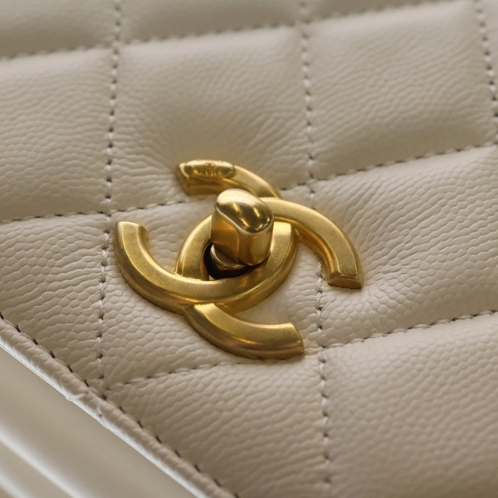 CHANEL(シャネル) マトラッセ フルフラップ 2wayチェーンショルダーバッグ ハンドバッグ ホワイト キャビアスキン AS4286 ゴールド金具 レディース