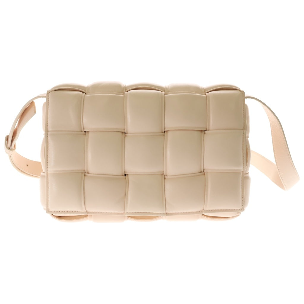 BOTTEGA VENETA(ボッテガヴェネタ) パデッド カセット ショルダーバッグ ライトピンク レザー ゴールド金具 レディース