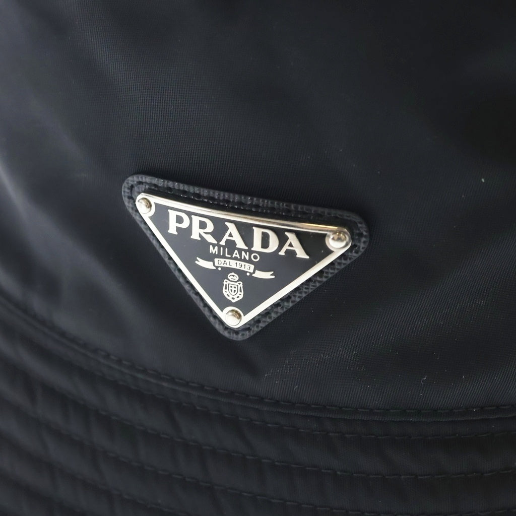 PRADA(プラダ) RE-NYLON リナイロン トライアングルロゴプレート バケットハット 帽子 ブラック 1HC137
