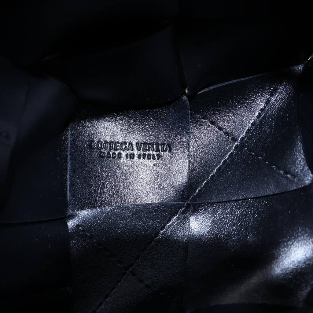 BOTTEGA VENETA(ボッテガヴェネタ) スモール カセット ショルダーバッグ ミニバッグ ブラック レザー レディース