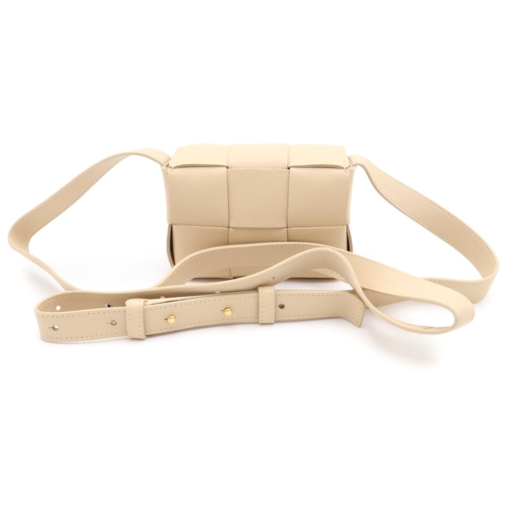 BOTTEGA VENETA(ボッテガヴェネタ) キャンディカセット ショルダーバッグ ミニバッグ ベージュ レザー レディース