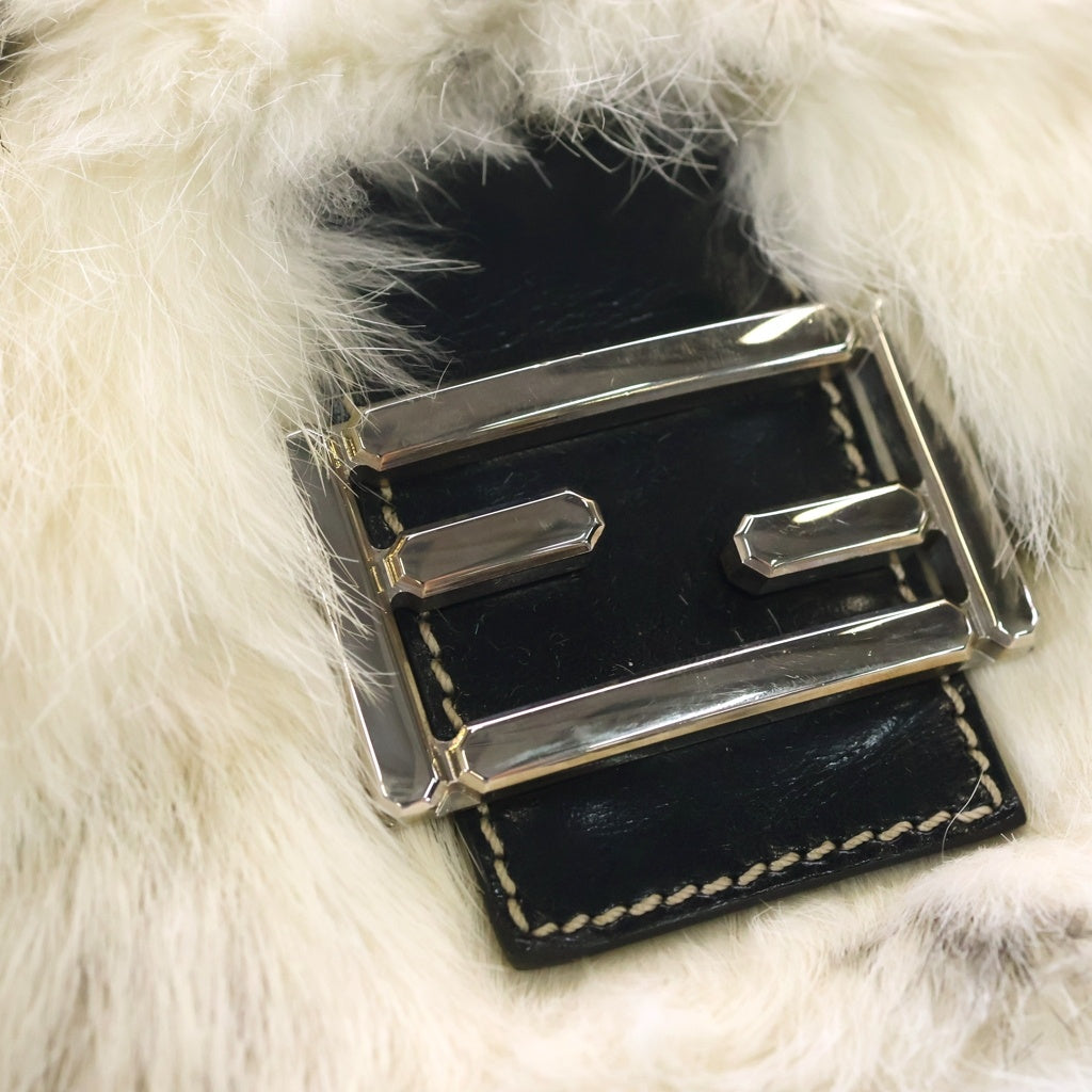 FENDI(フェンディ) マンマバケット ラビットファー FFロゴ ワンショルダーバッグ シルバー金具 ホワイト