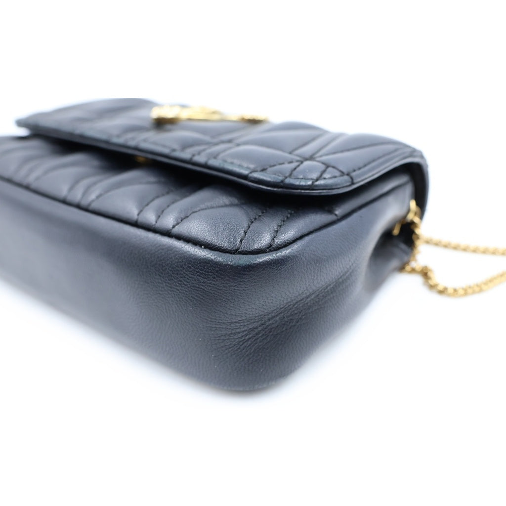 VERSACE(ヴェルサーチ) ヴィルトゥス Vロゴプレート キルティング ラムスキン レザー チェーンショルダーバッグ ゴールド金具 ブラック レディース