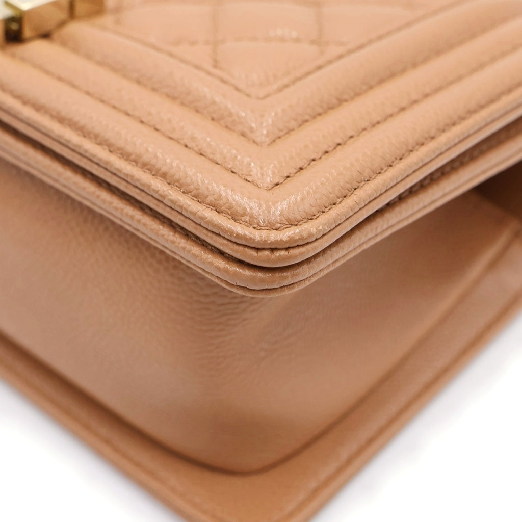 CHANEL(シャネル) ボーイシャネル20 キャビアスキン GD金具 AEHCJG93 レディース