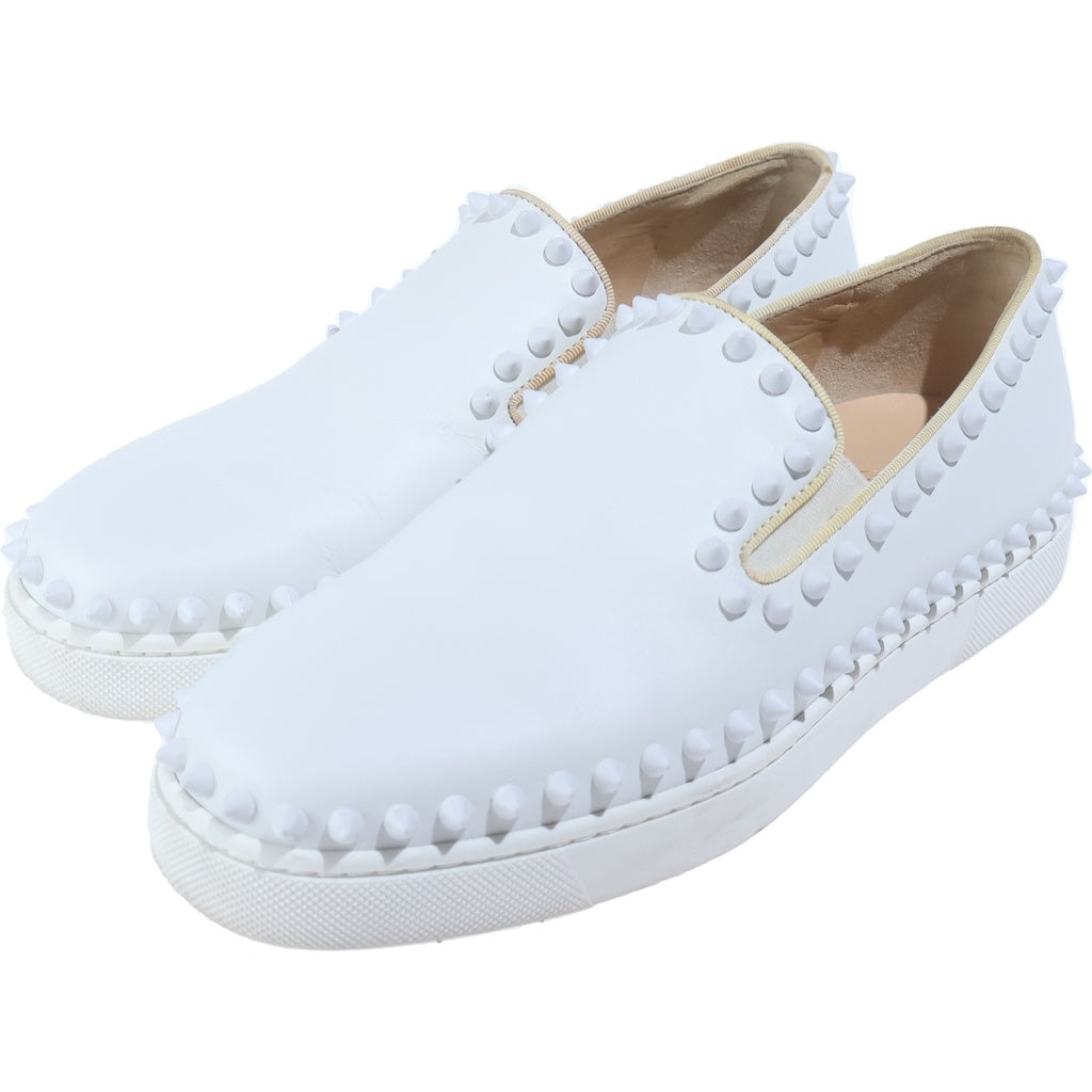 CHRISTIAN LOUBOUTIN(クリスチャンルブタン) スタッズスリッポン フラットシューズ ホワイト レディース
