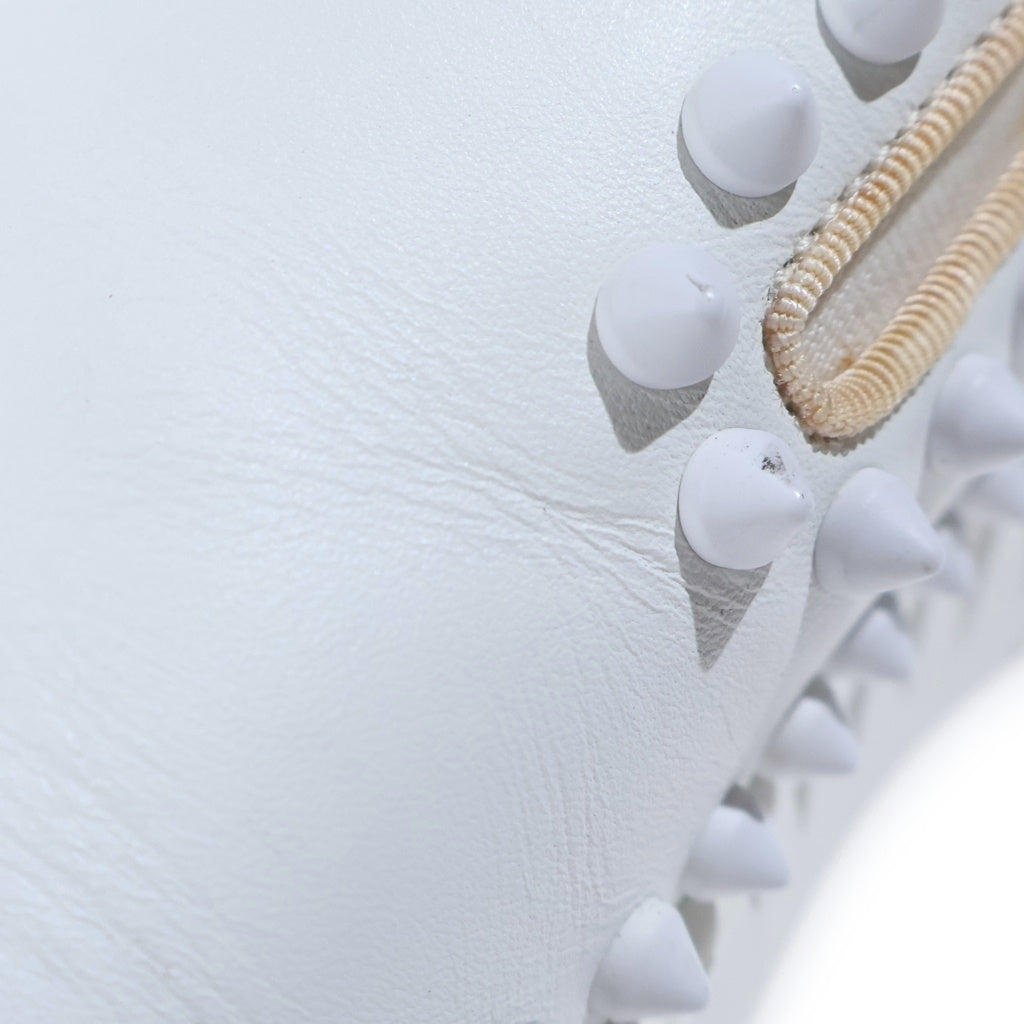 CHRISTIAN LOUBOUTIN(クリスチャンルブタン) スタッズスリッポン フラットシューズ ホワイト レディース