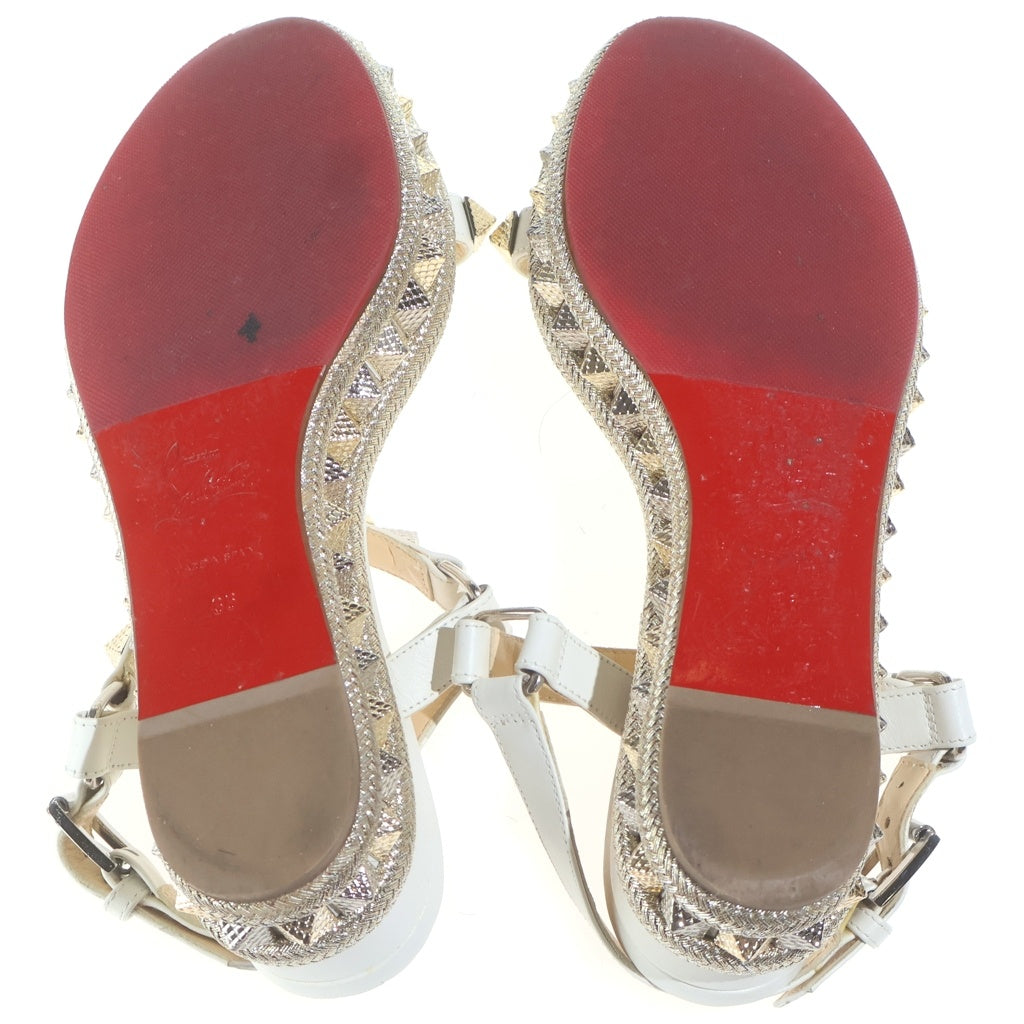 CHRISTIAN LOUBOUTIN(クリスチャンルブタン) スタッズフラットサンダル ゴールド×ホワイト レディース