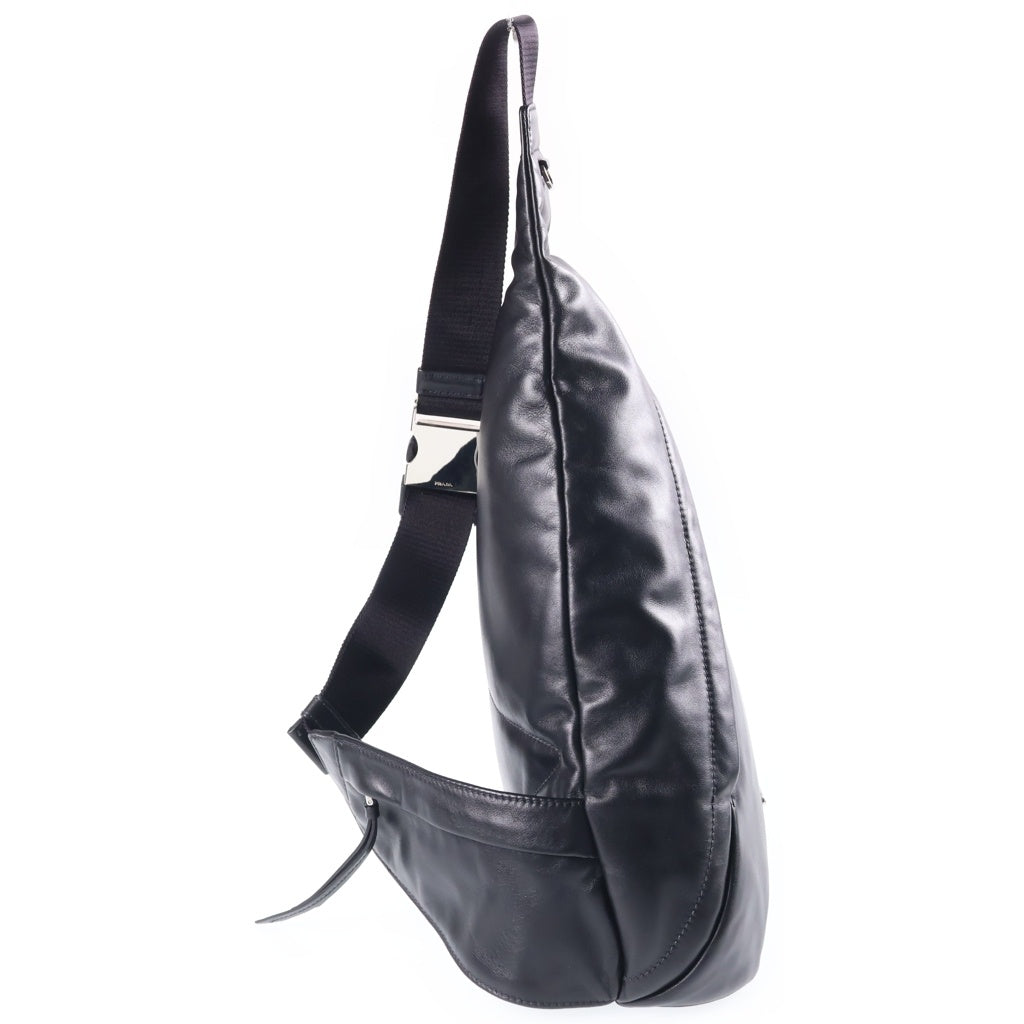 PRADA(プラダ) トライアングルロゴ ショルダーバッグ ボディバッグ ブラック レザー 2VZ092 シルバー金具 レディース